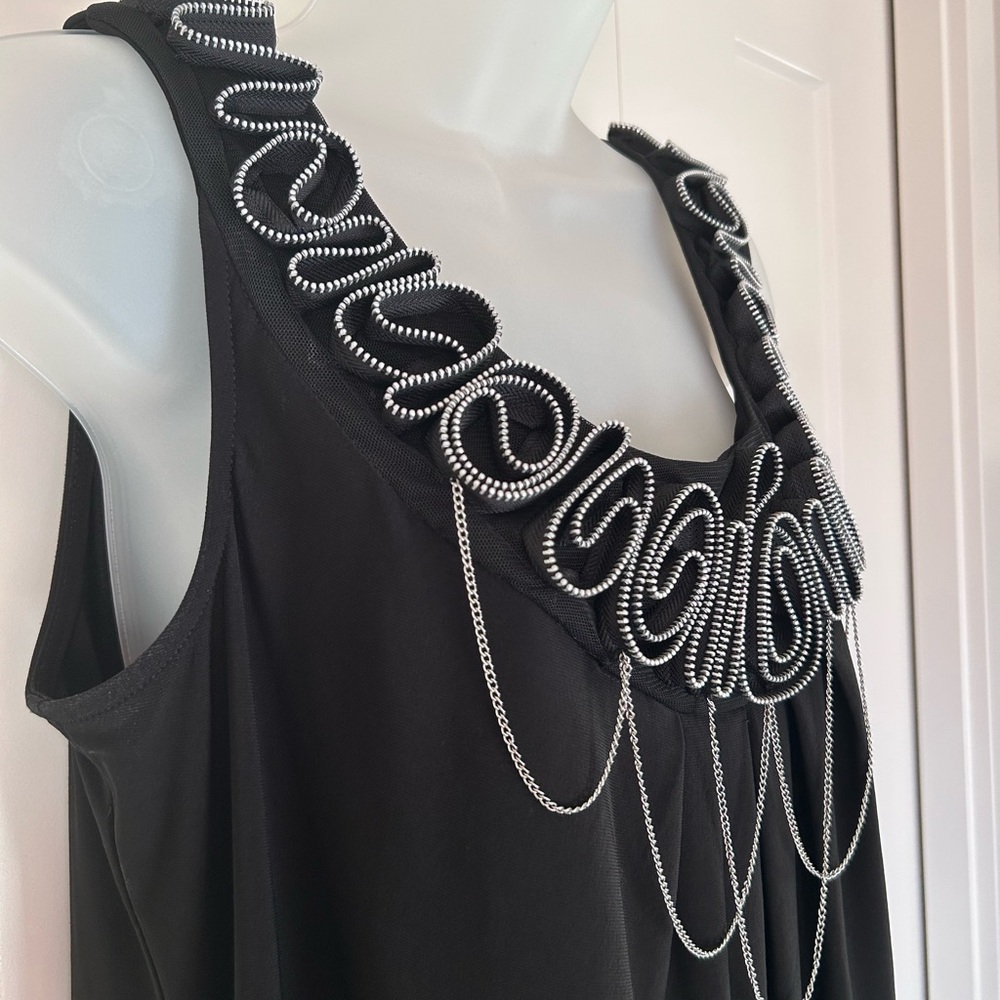 R&M Richard’s stretchy sleeveless tunic with fun zipper embellishment 16 - Picture 9 of 10